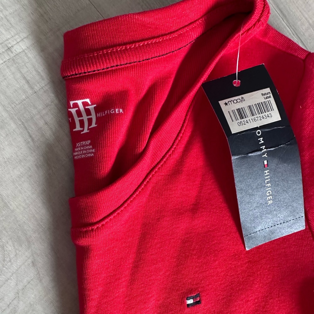 NWT Size XS Tommy Hilfiger Red Long Sleeve Top - Picture 2 of 2